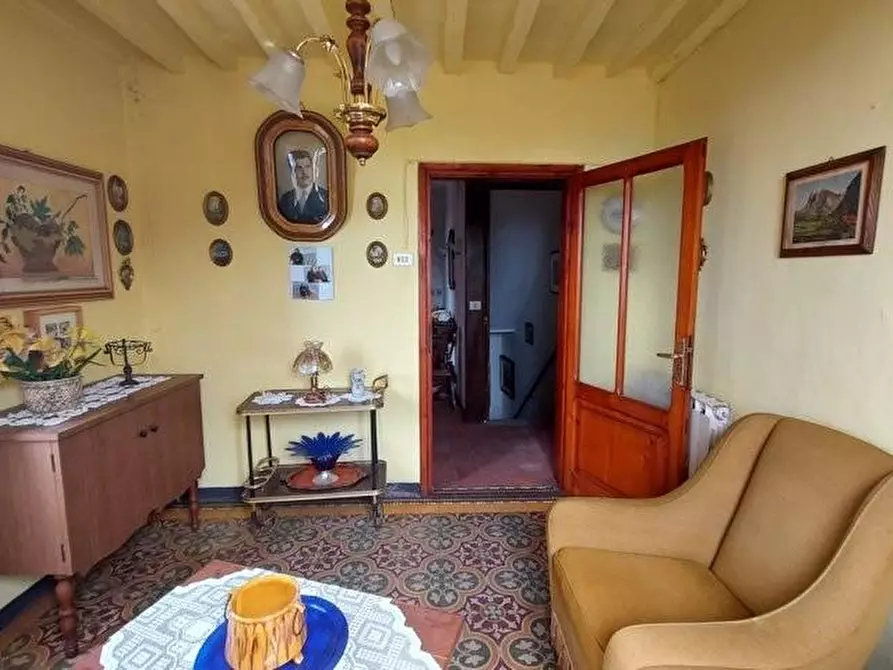 Immagine 8 di Casa colonica in vendita  a Capannori