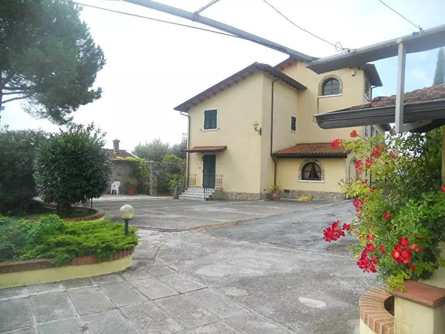 Immagine 44 di Villa in vendita  a Castelnuovo Magra