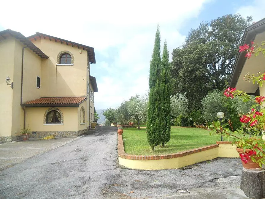 Immagine 45 di Villa in vendita  a Castelnuovo Magra