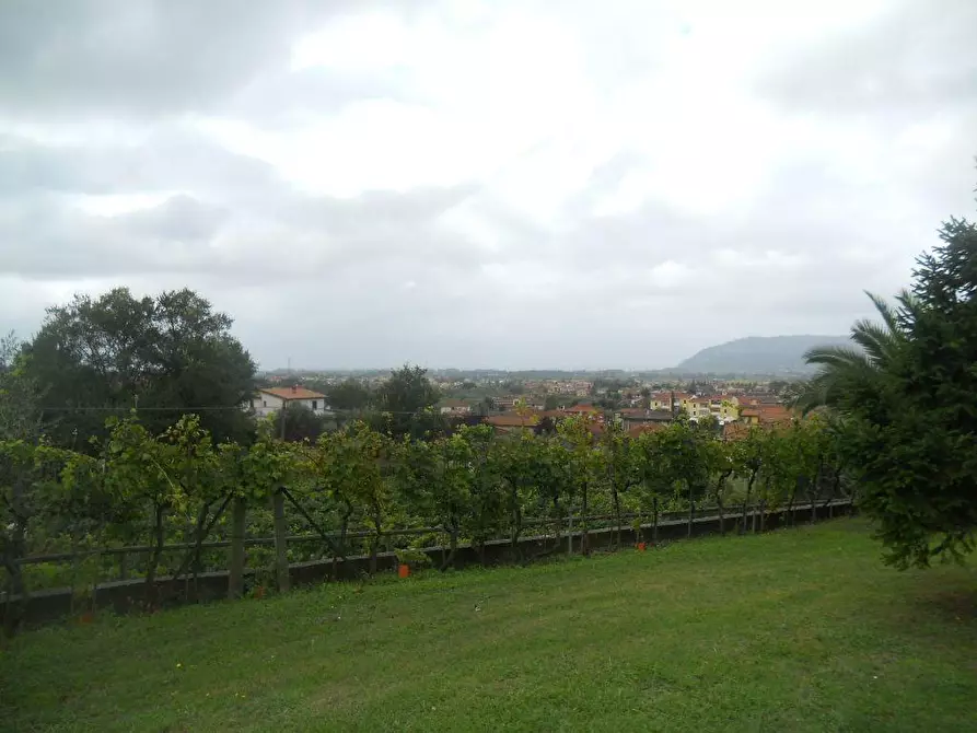 Immagine 8 di Villa in vendita  a Castelnuovo Magra