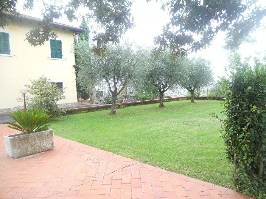 Immagine 37 di Villa in vendita  a Castelnuovo Magra