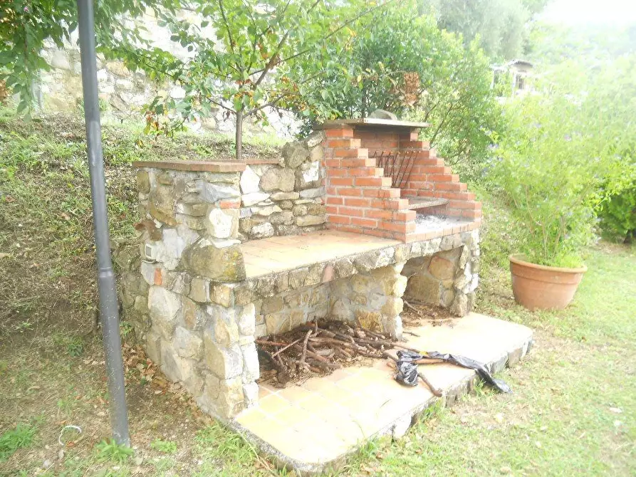 Immagine 11 di Villa in vendita  a Castelnuovo Magra