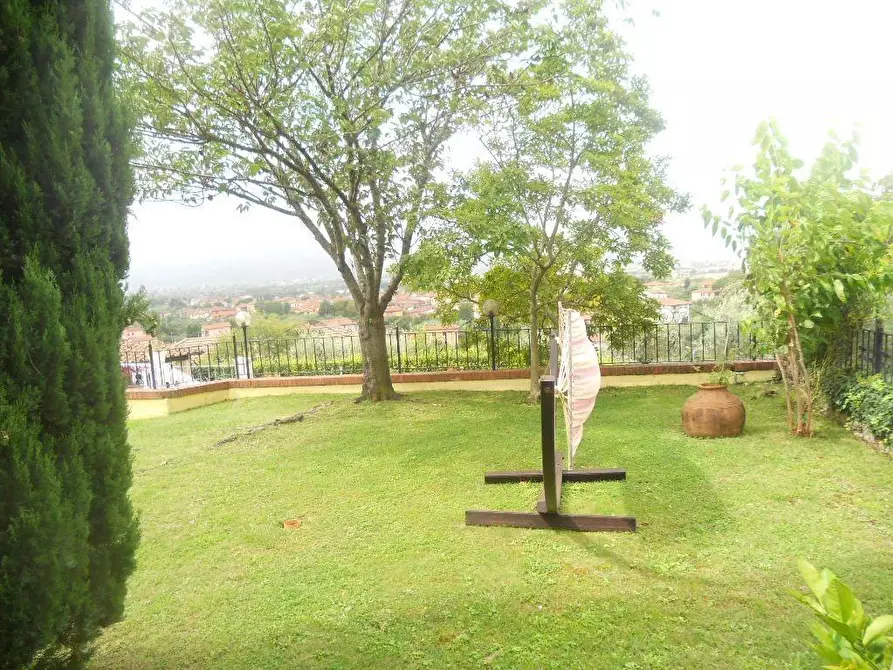 Immagine 32 di Villa in vendita  a Castelnuovo Magra