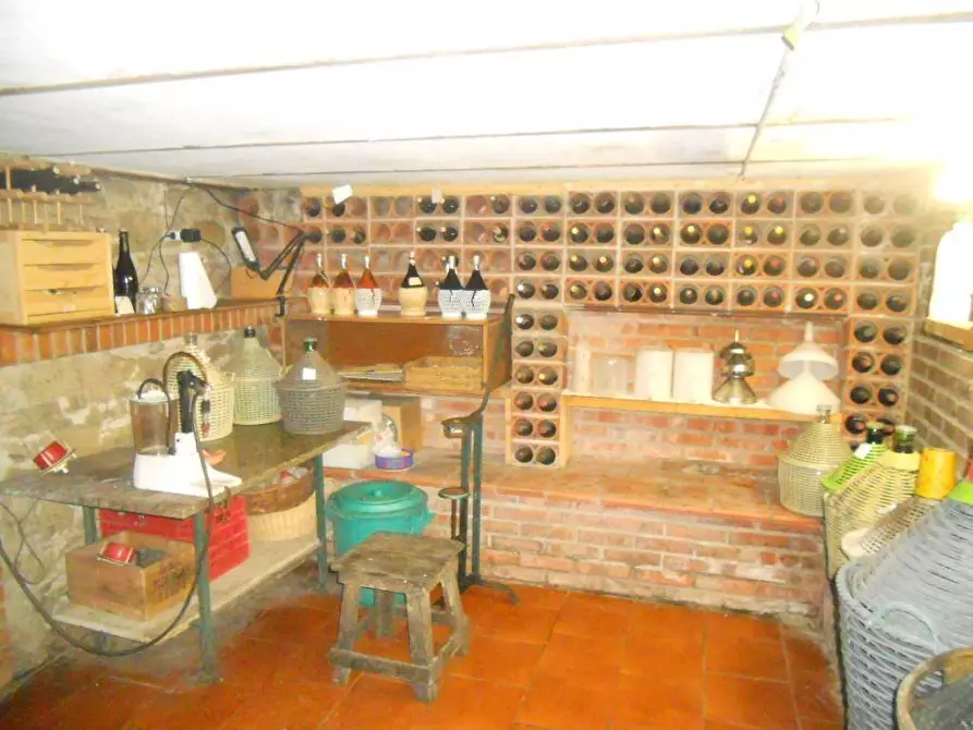 Immagine 57 di Villa in vendita  a Castelnuovo Magra