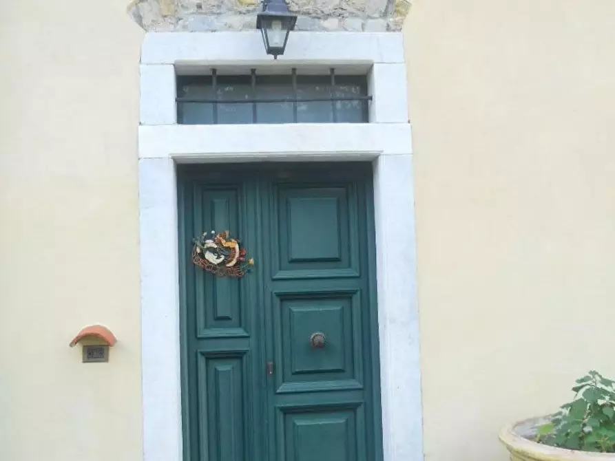 Immagine 39 di Villa in vendita  a Castelnuovo Magra