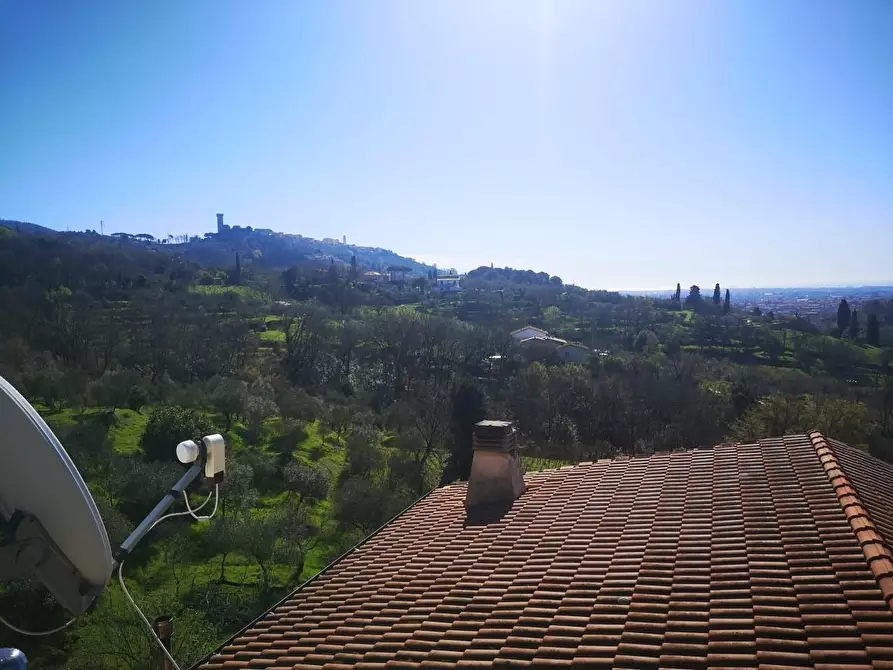 Immagine 41 di Villa in vendita  a Castelnuovo Magra