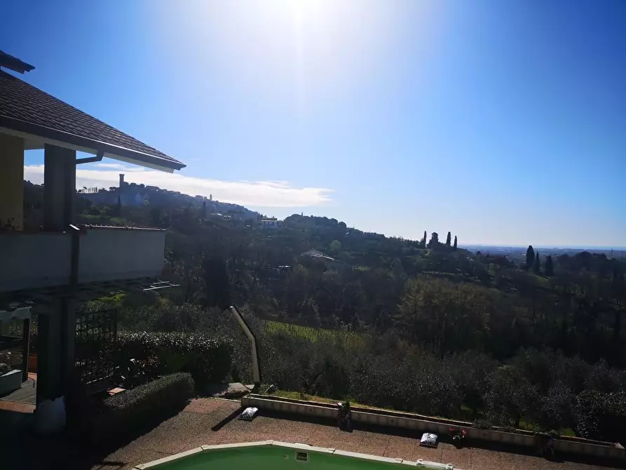 Immagine 7 di Villa in vendita  a Castelnuovo Magra