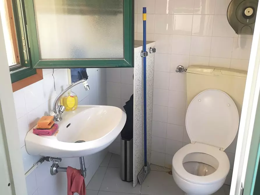 Immagine 10 di Locale commerciale in vendita  a Arcola