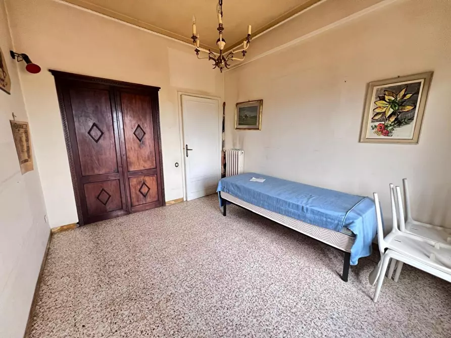 Immagine 15 di Appartamento in vendita  a Siena