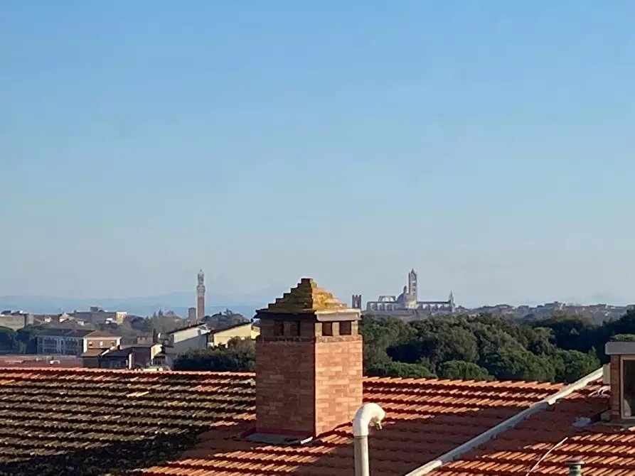 Immagine 29 di Appartamento in vendita  a Siena