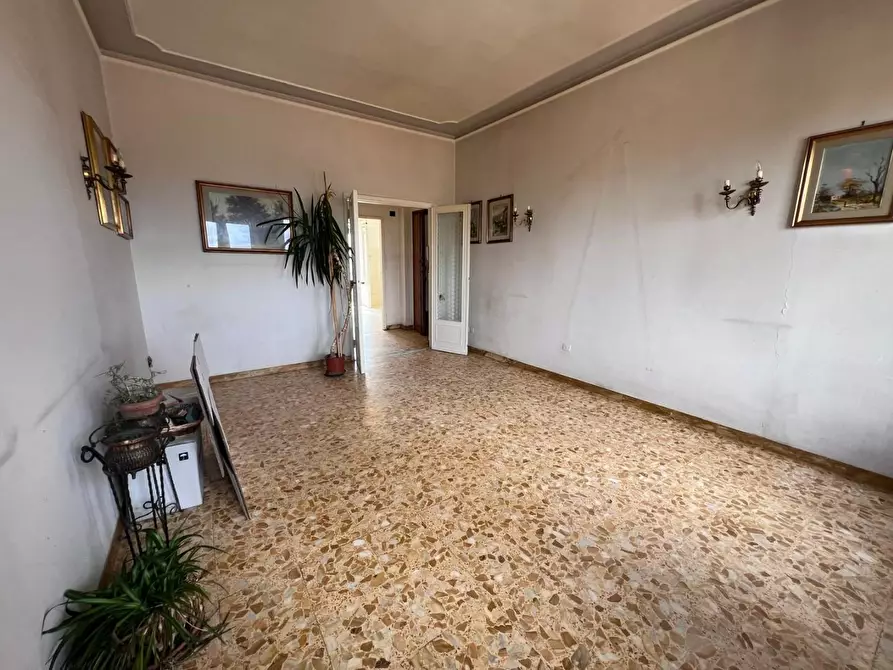 Immagine 5 di Appartamento in vendita  a Siena