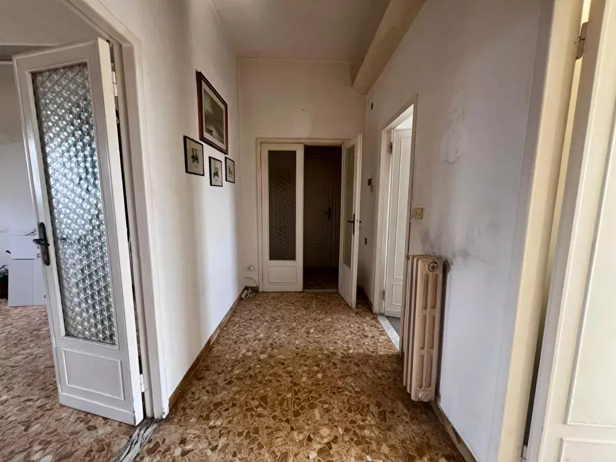 Immagine 10 di Appartamento in vendita  a Siena