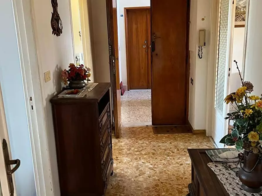 Immagine 36 di Appartamento in vendita  a Siena