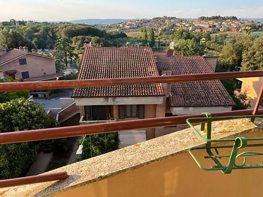 Immagine 7 di Appartamento in vendita  a Siena