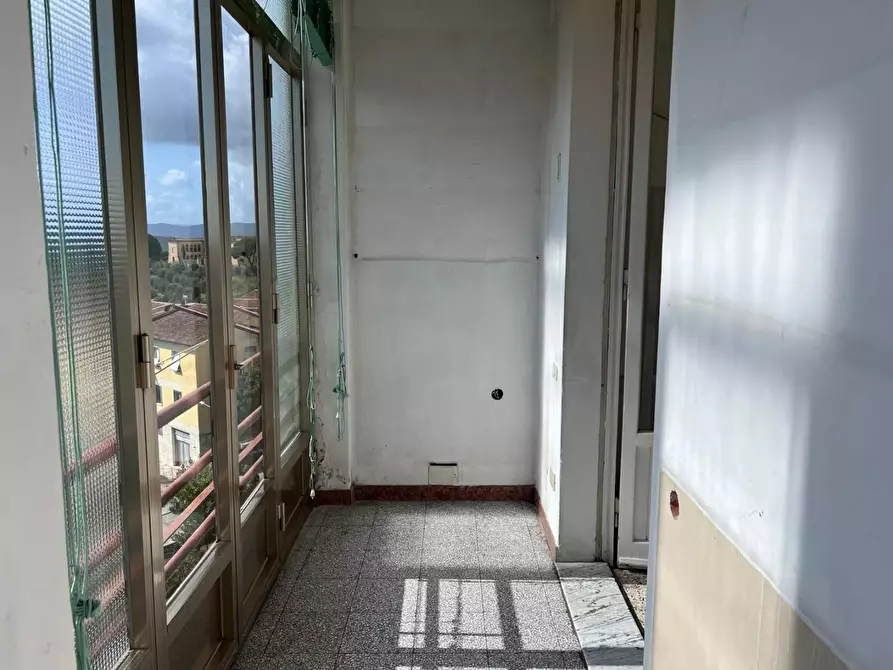 Immagine 4 di Appartamento in vendita  a Siena