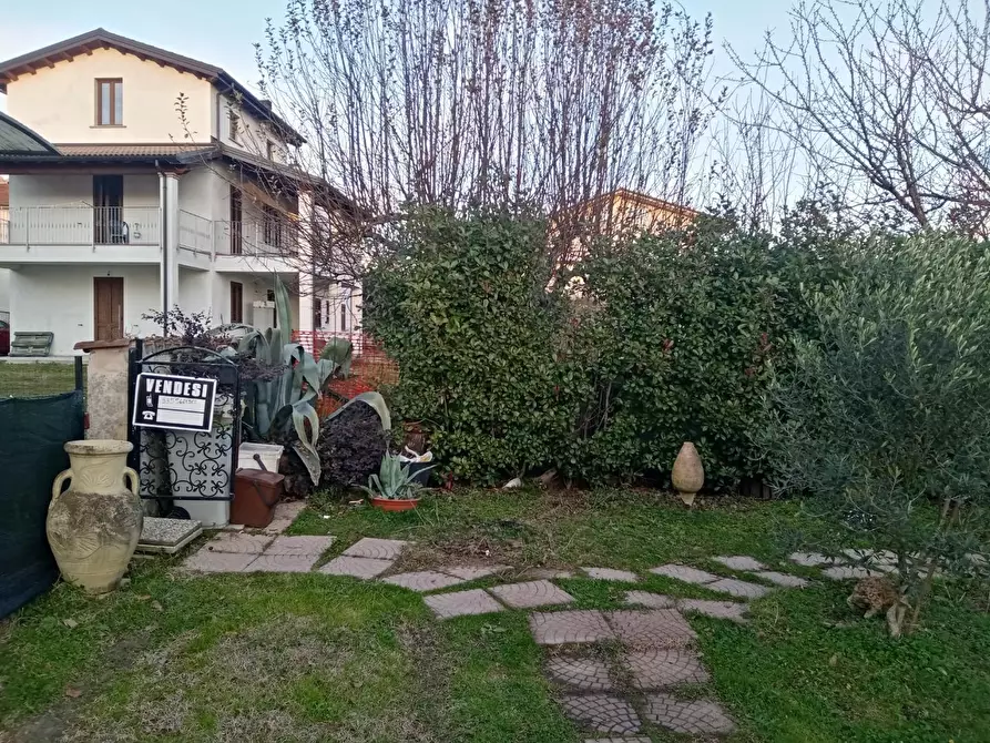 Immagine 2 di Villetta a schiera in vendita  a Licciana Nardi