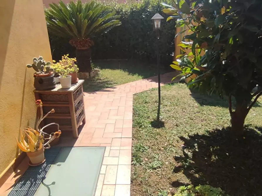 Immagine 28 di Casa bifamiliare in vendita  a Castelnuovo Magra