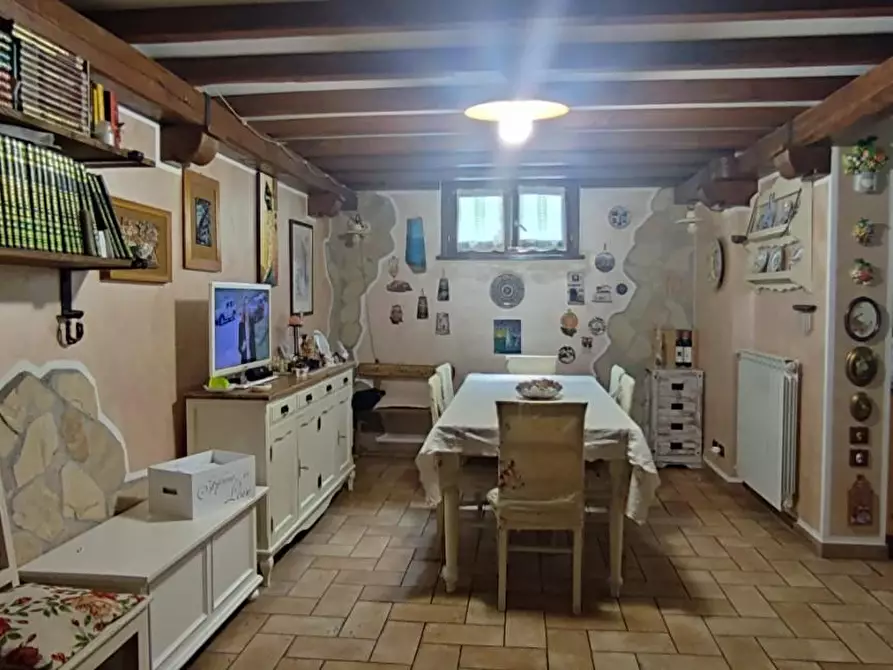 Immagine 7 di Casa bifamiliare in vendita  a Castelnuovo Magra