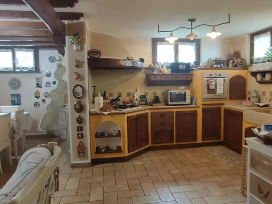 Immagine 3 di Casa bifamiliare in vendita  a Castelnuovo Magra