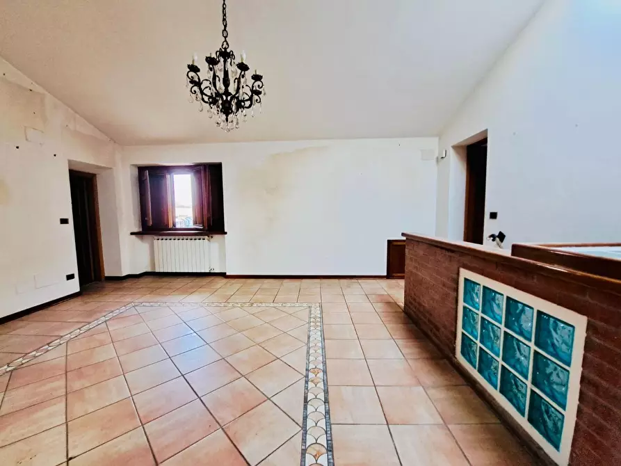 Immagine 14 di Villa in vendita  a Viareggio