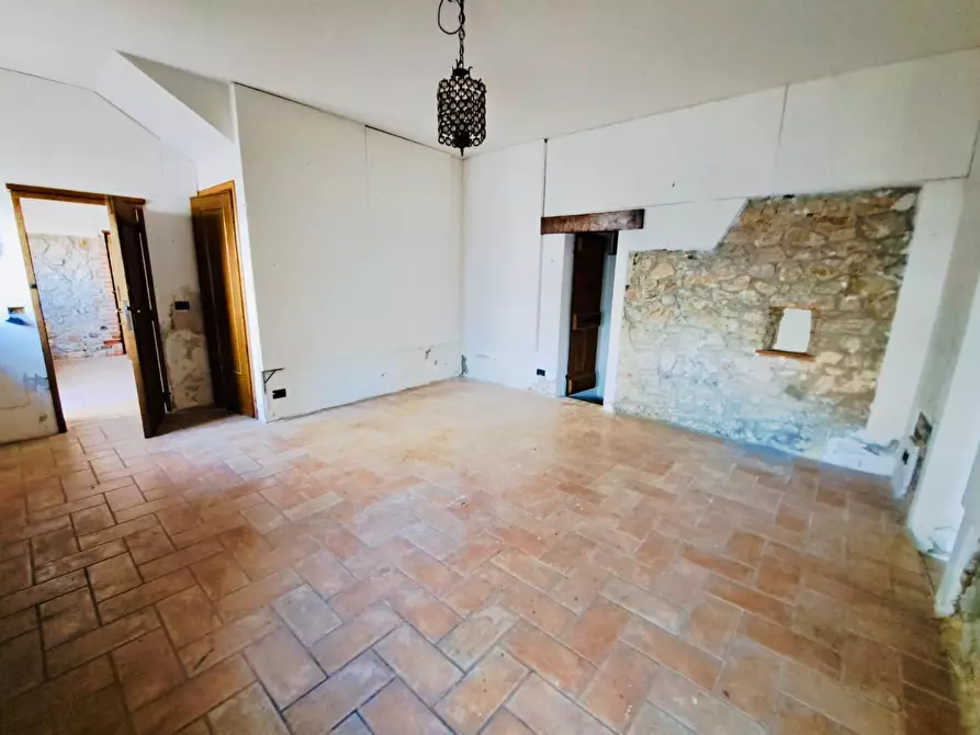 Immagine 2 di Villa in vendita  a Viareggio