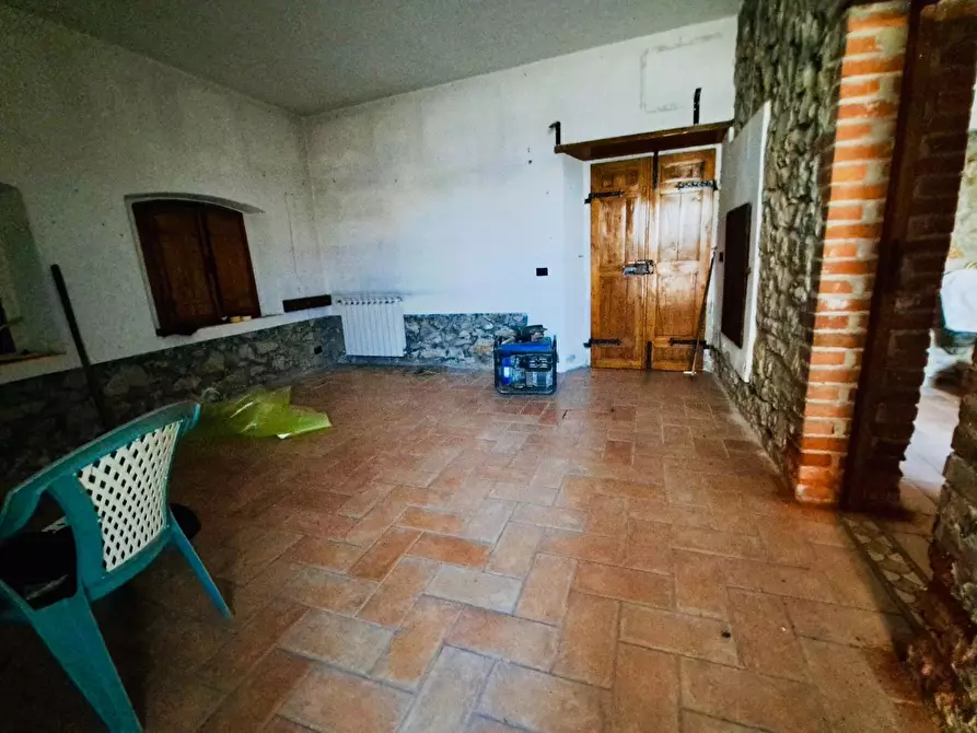 Immagine 4 di Villa in vendita  a Viareggio