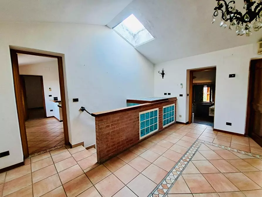 Immagine 15 di Villa in vendita  a Viareggio