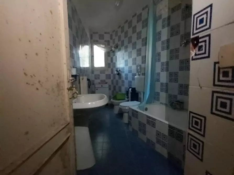 Immagine 98 di Casa semindipendente in vendita  a Carrara