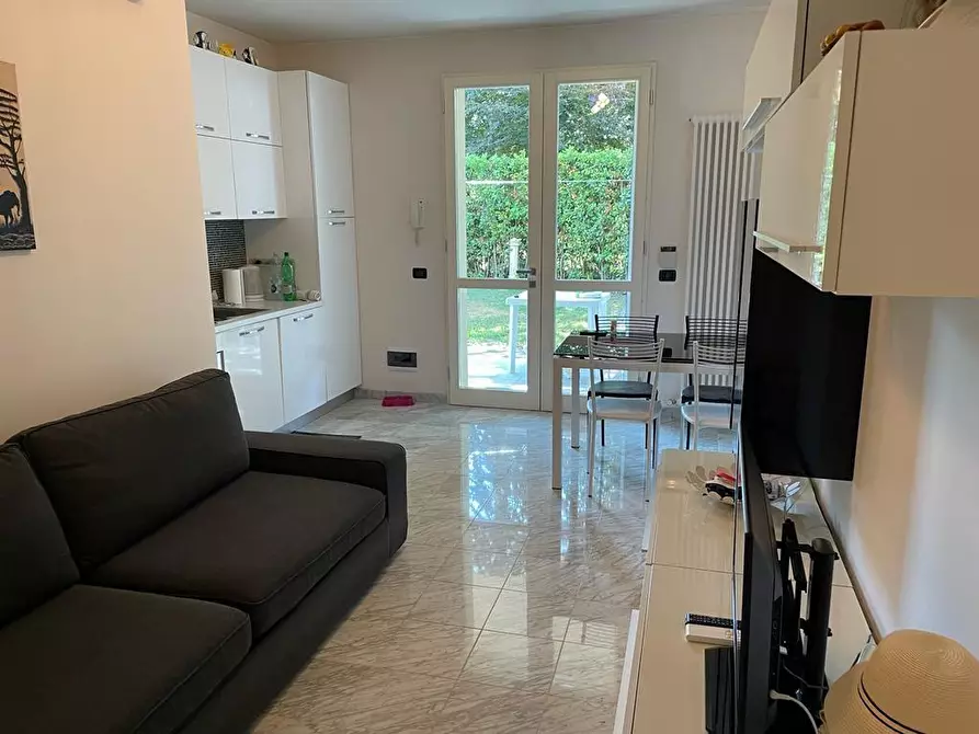 Immagine 10 di Casa semindipendente in vendita  a Montignoso