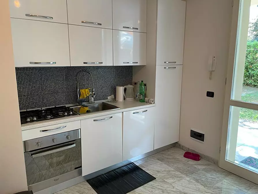 Immagine 12 di Casa semindipendente in vendita  a Montignoso