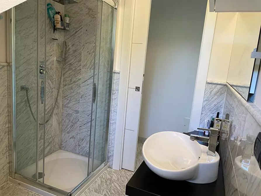 Immagine 16 di Casa semindipendente in vendita  a Montignoso