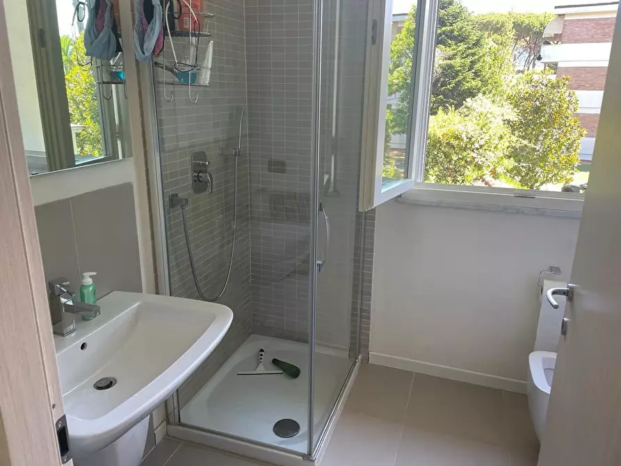 Immagine 30 di Casa semindipendente in vendita  a Montignoso