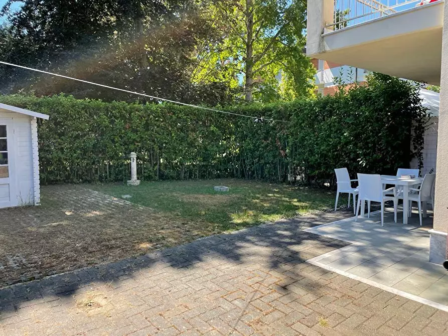 Immagine 9 di Casa semindipendente in vendita  a Montignoso