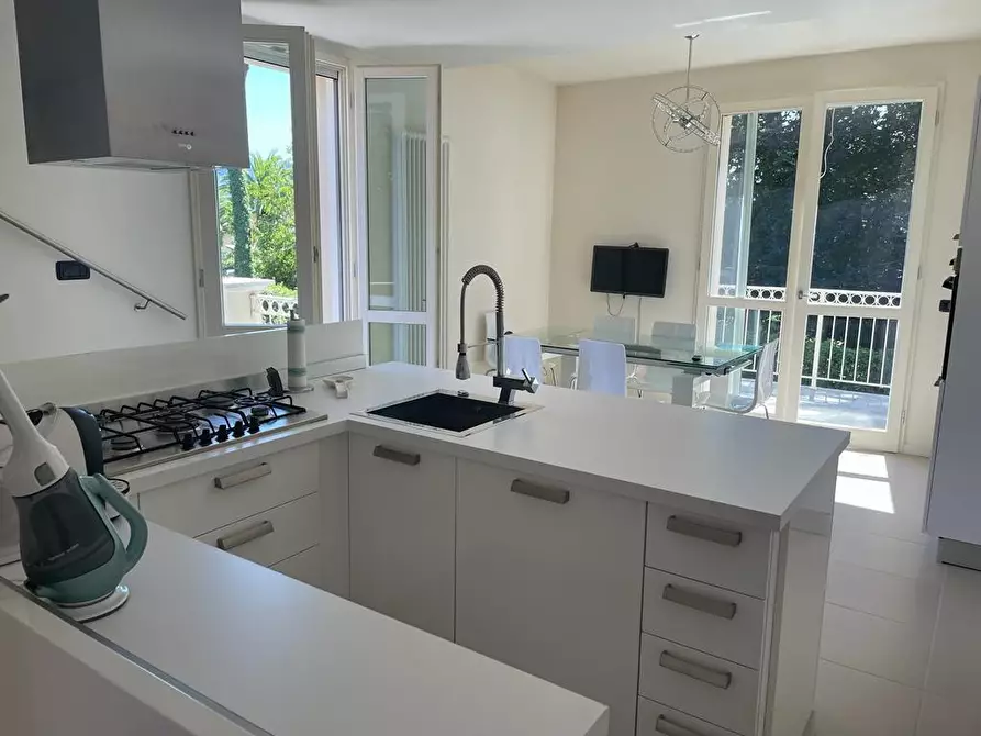 Immagine 21 di Casa semindipendente in vendita  a Montignoso