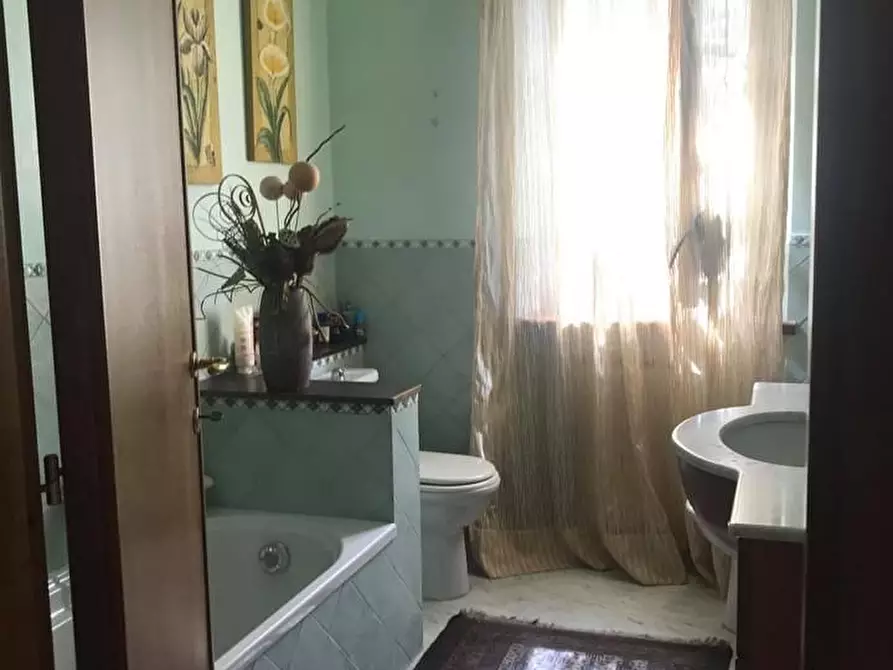 Immagine 5 di Villa in vendita  a Carrara