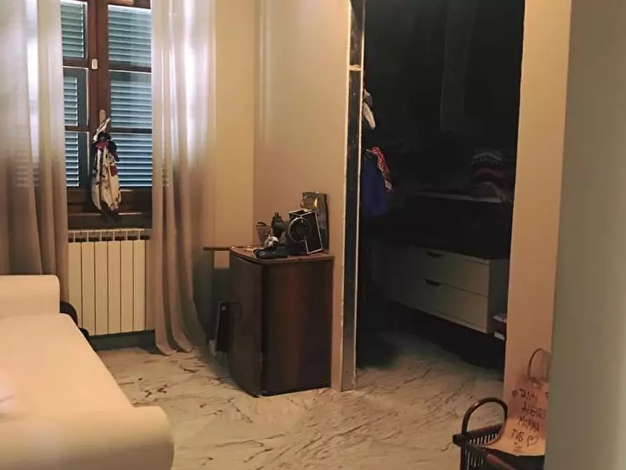 Immagine 8 di Villa in vendita  a Carrara