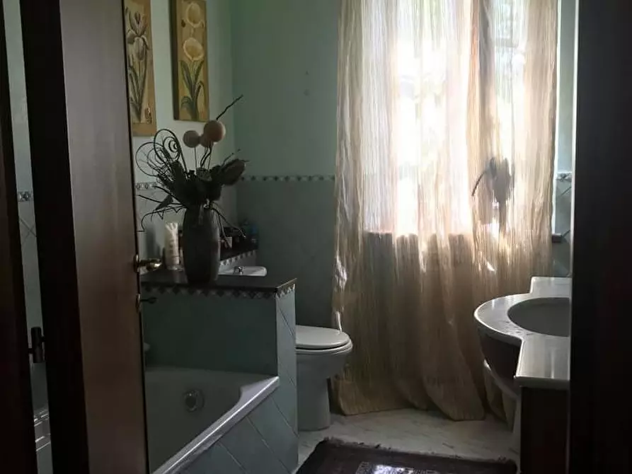 Immagine 6 di Villa in vendita  a Carrara