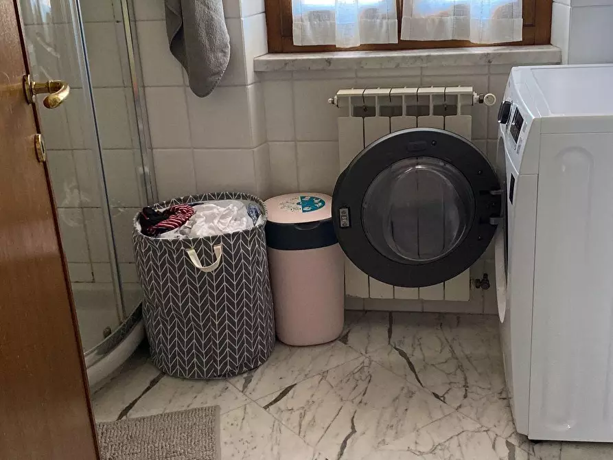 Immagine 26 di Villa in vendita  a Carrara