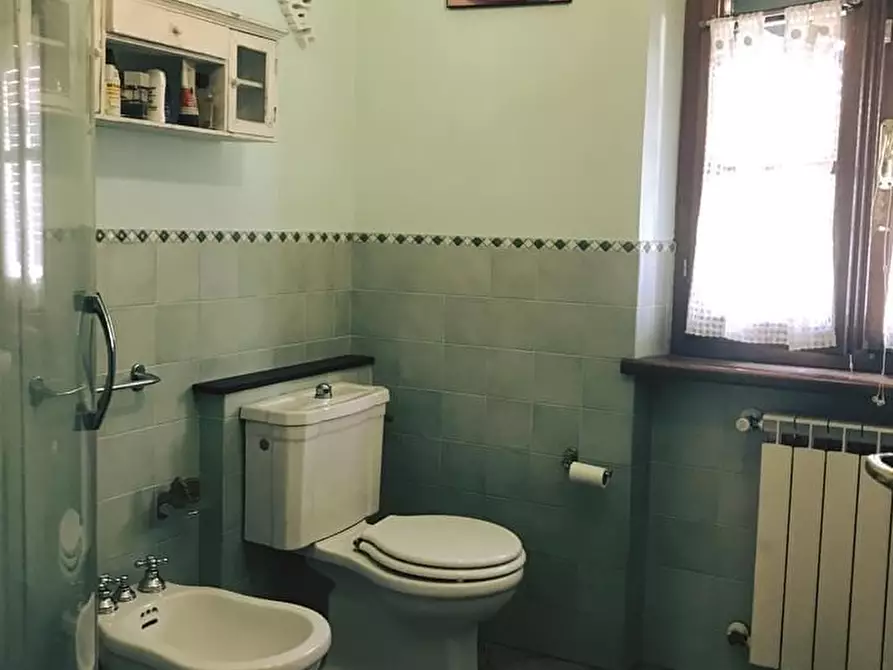 Immagine 10 di Villa in vendita  a Carrara