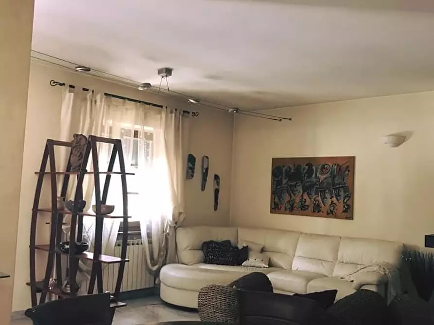 Immagine 4 di Villa in vendita  a Carrara