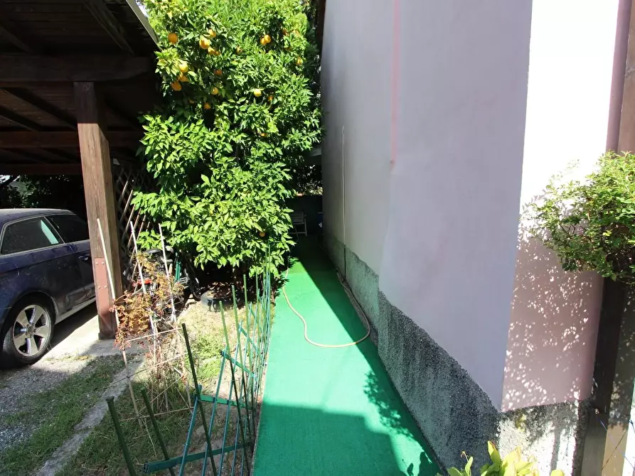 Immagine 4 di Casa semindipendente in vendita  a Sarzana