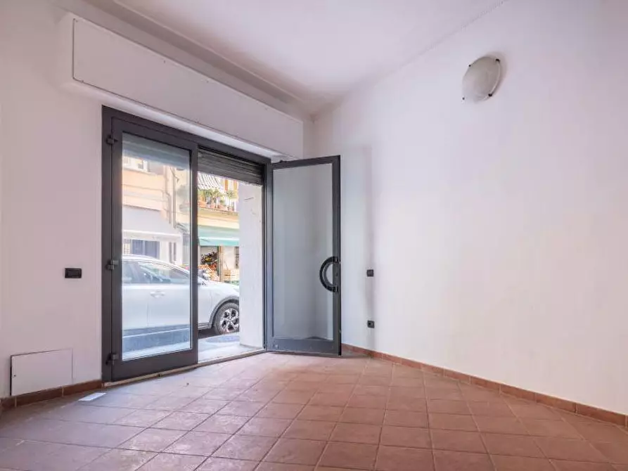 Immagine 2 di Locale commerciale in vendita  a Pisa