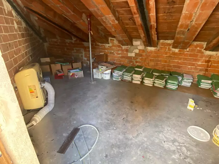 Immagine 11 di Appartamento in vendita  a Massa