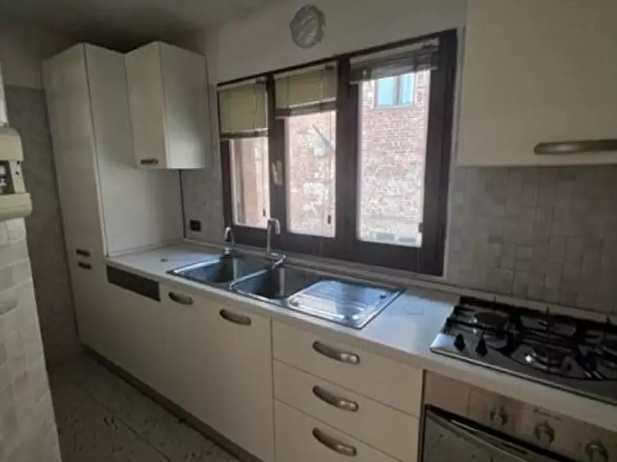 Immagine 11 di Appartamento in affitto  a Siena