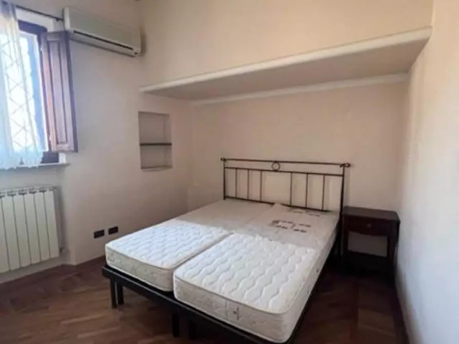 Immagine 16 di Appartamento in affitto  a Siena