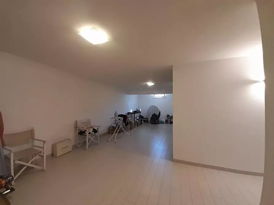 Immagine 37 di Villa in vendita  a Lucca