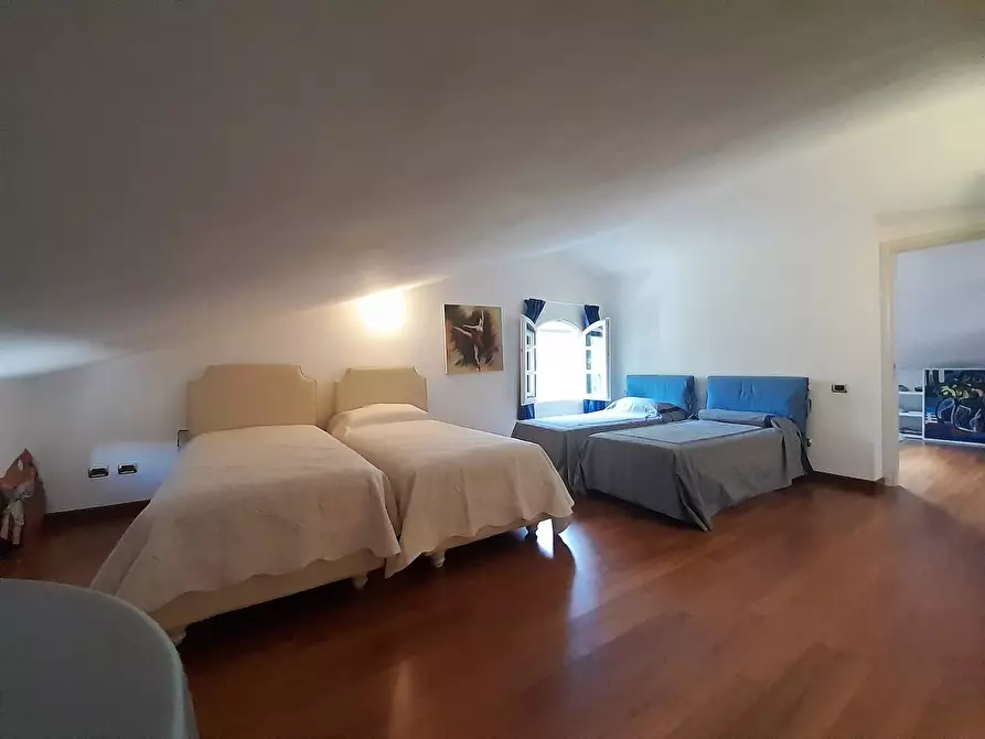 Immagine 46 di Villa in vendita  a Lucca