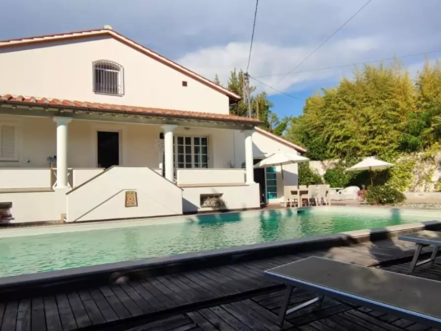 Immagine 68 di Villa in vendita  a Lucca