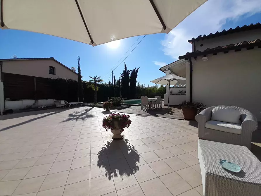 Immagine 64 di Villa in vendita  a Lucca