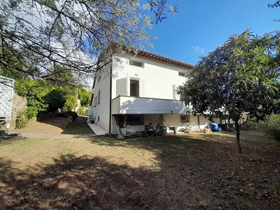 Immagine 66 di Villa in vendita  a Lucca